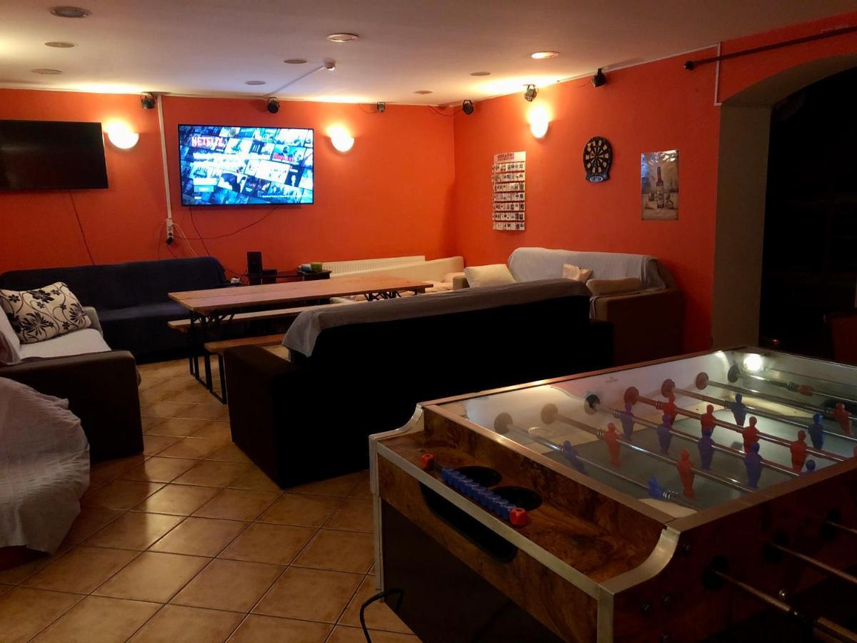 Whole Basement Former Pub3 For Bachelor / Bachelorette Party Budapest Extérieur photo